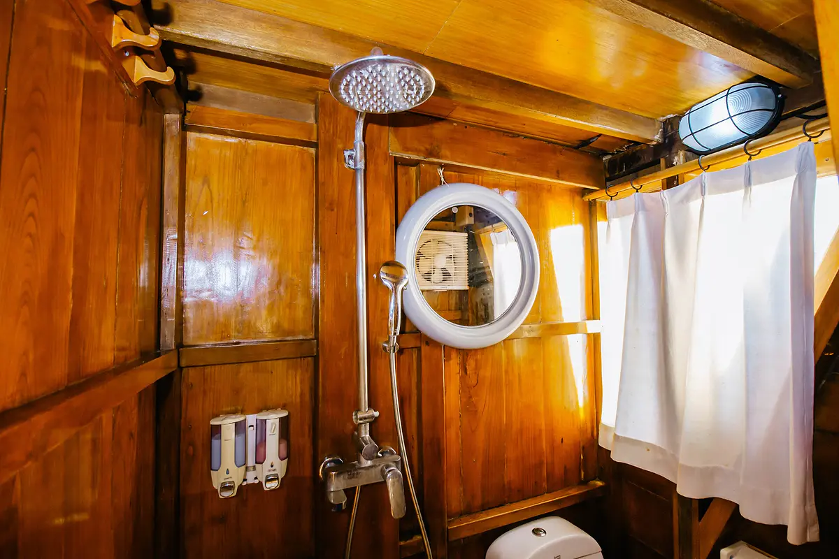 Voyager Twin Cabin - Image 1